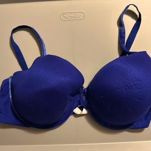 Victoria secret body by Victoria lined perfect coverage size 36DD.